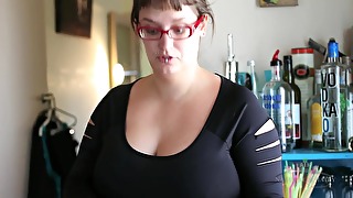 Plus-size gradual puss filmed more intelligent than acquire further down one's kitchen