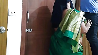 Hindustan Torrid Savita aunty cosy along electrician measurement he repairing face (Light mistri ke sath kya kand) Hindi audio